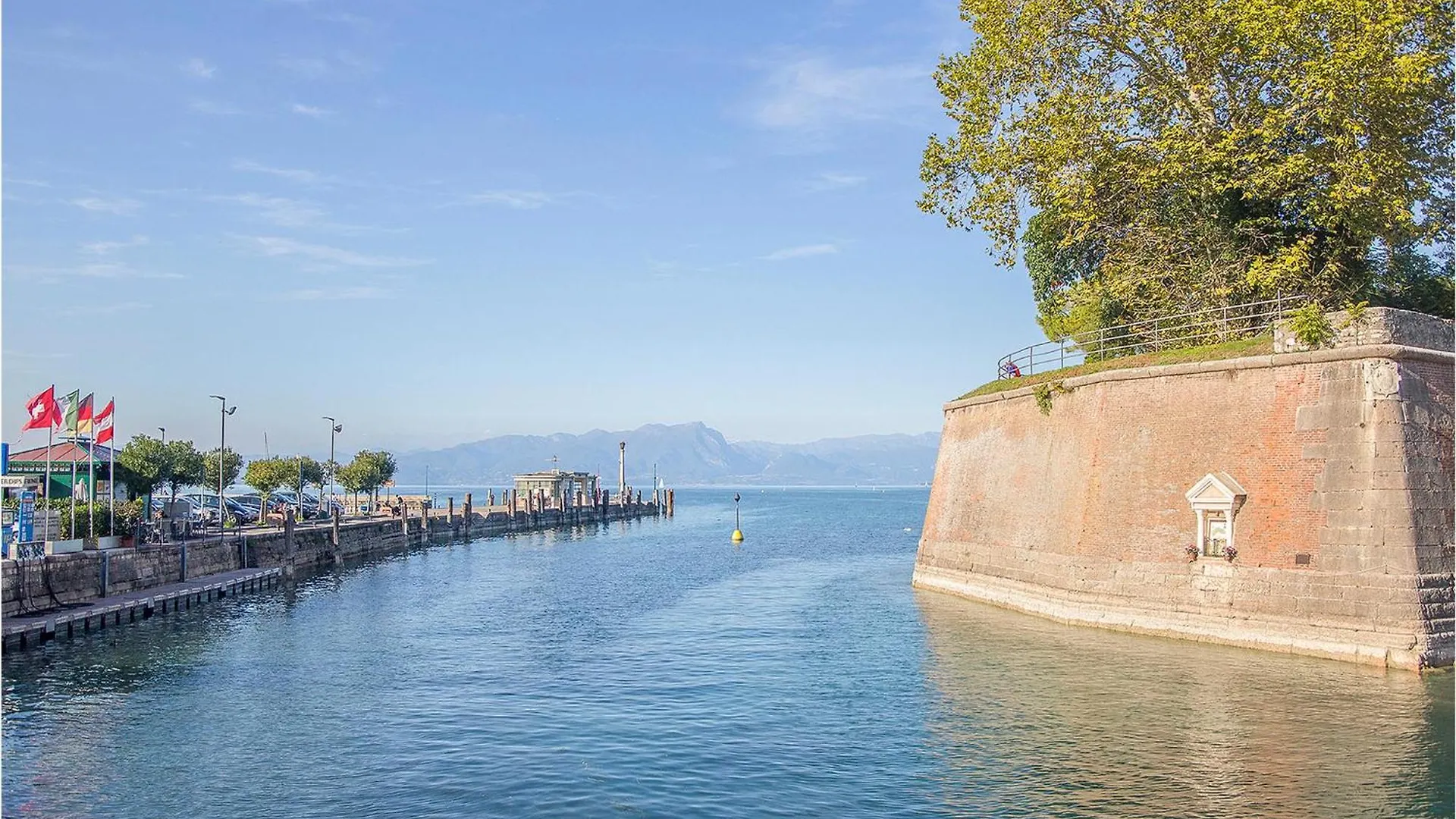 Trilo Superior Apartment Peschiera del Garda Italy